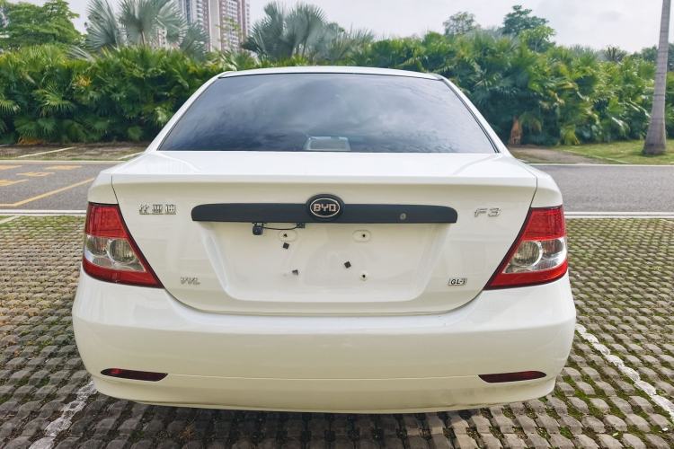 Used BYD F3 2012 Energy-Saving Model 1.5L Manual Comfort Version Exterior 3