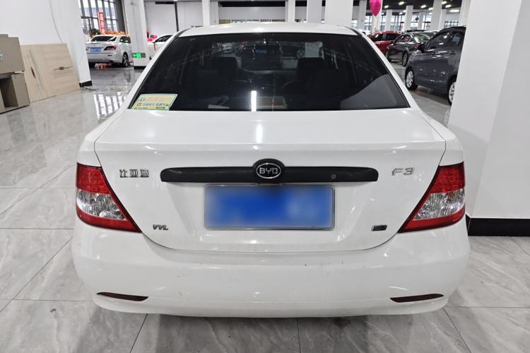 Used BYD F3 2012 Energy-Saving Model 1.5L Manual Comfort Version Exterior 4