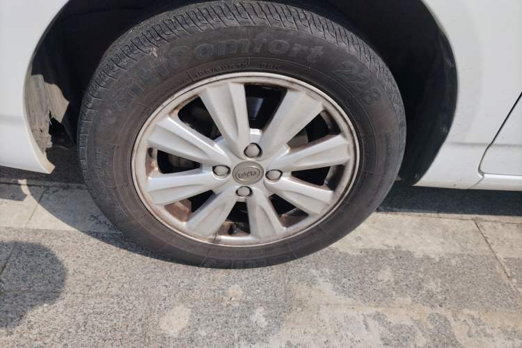 Used BYD F3 2012 Energy-Saving Model 1.5L Manual Comfort Version Exterior 4