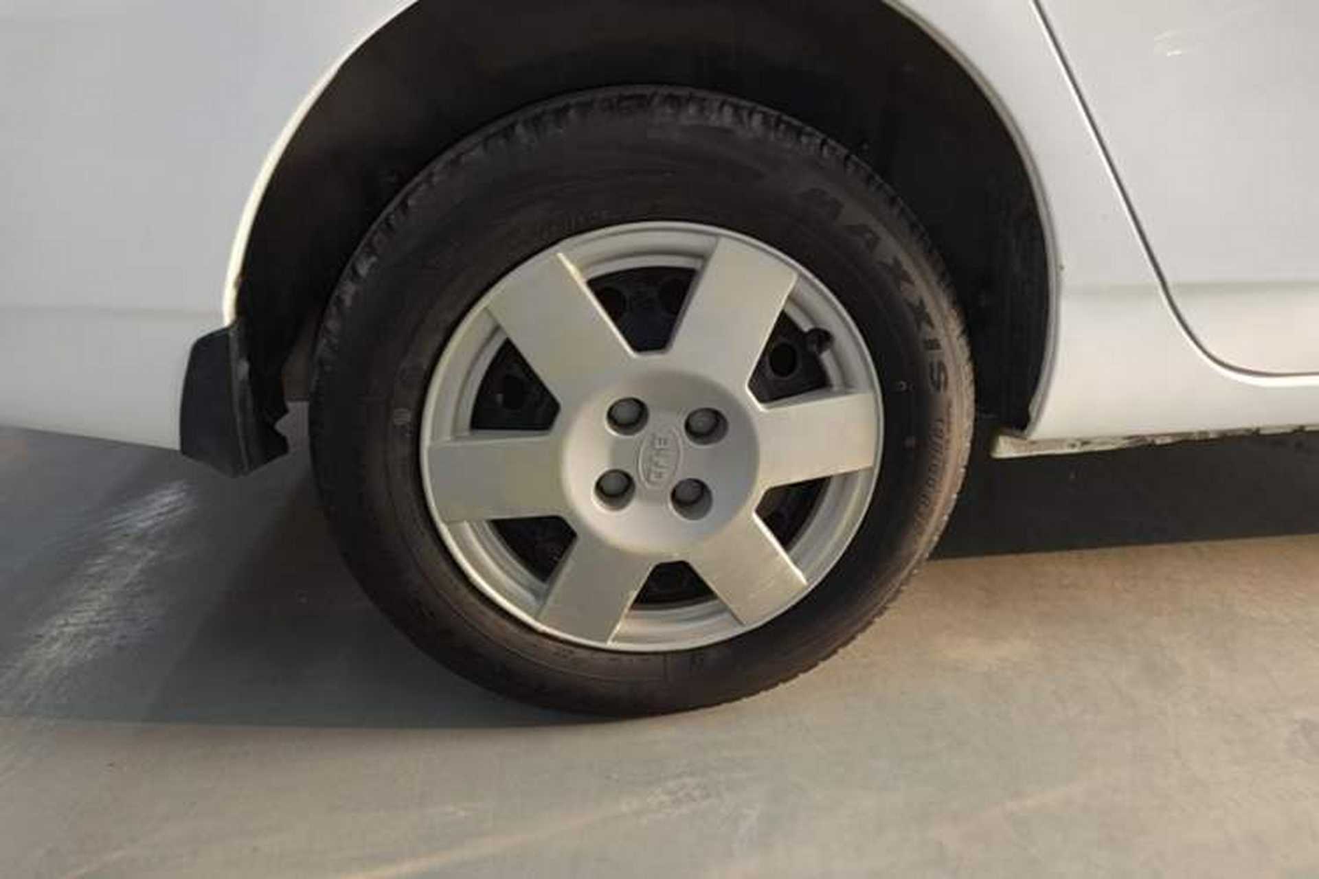 Used BYD F3 2012 Energy-Saving Model 1.5L Manual Comfort Version Exterior 5