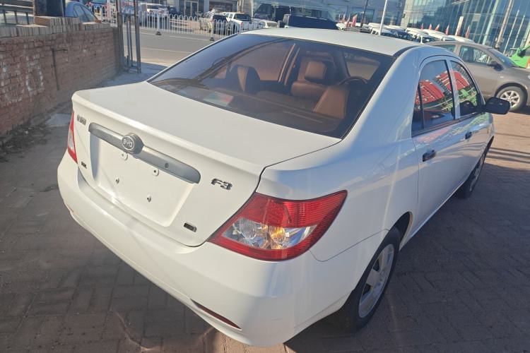 Used BYD F3 2012 Energy-Saving Model 1.5L Manual Comfort Version Exterior 5