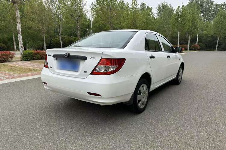 Used BYD F3 2012 Energy-Saving Model 1.5L Manual Comfort Version Exterior 5