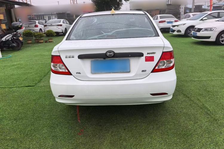 Used BYD F3 2012 Energy-Saving Model 1.5L Manual Comfort Version Exterior 6