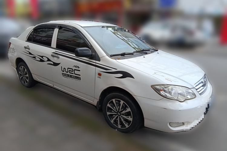 Used BYD F3 2012 Energy-Saving Model 1.5L Manual Comfort Version Front Right 45 Deg