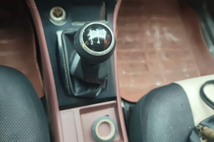 Used BYD F3 2012 Energy-Saving Model 1.5L Manual Comfort Version Gear Lever