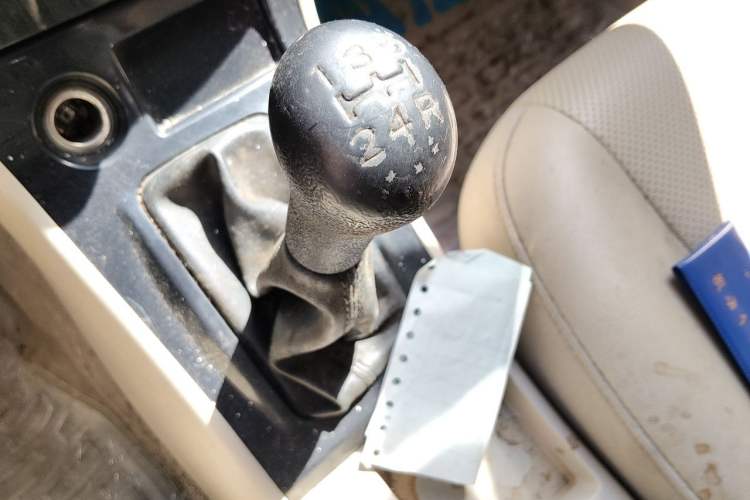 Used BYD F3 2012 Energy-Saving Model 1.5L Manual Comfort Version Gear Lever