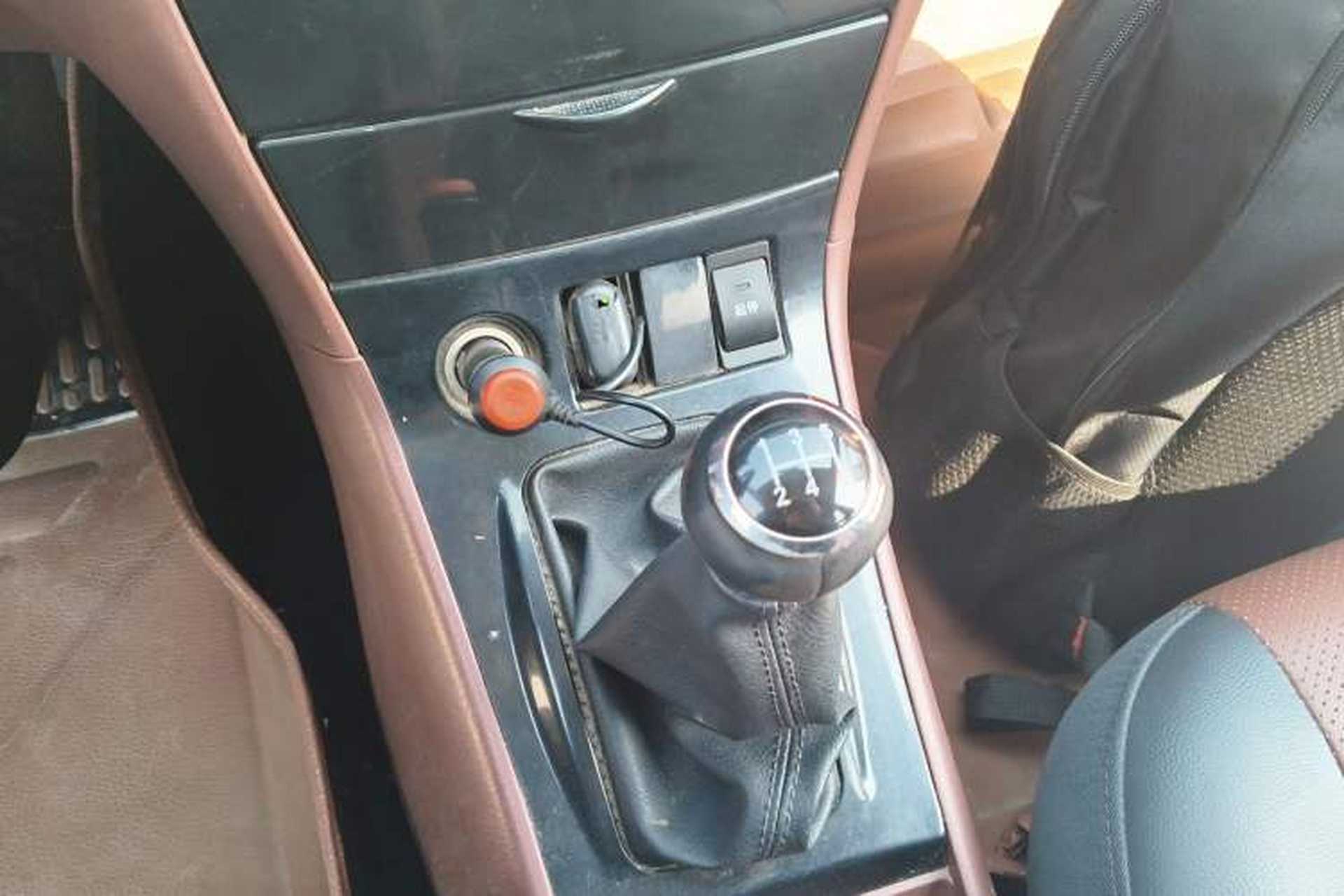 Used BYD F3 2012 Energy-Saving Model 1.5L Manual Comfort Version Gear Lever