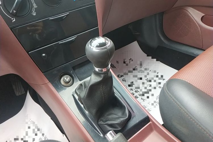 Used BYD F3 2012 Energy-Saving Model 1.5L Manual Comfort Version Gear Lever