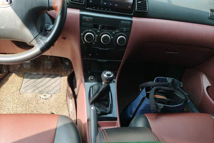Used BYD F3 2012 Energy-Saving Model 1.5L Manual Comfort Version Gear Lever