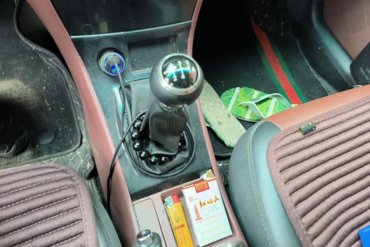 Used BYD F3 2012 Energy-Saving Edition 1.5L Manual Standard Model Gear Lever