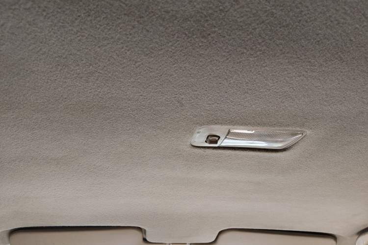 Used BYD F3 2012 Energy-Saving Model 1.5L Manual Comfort Version Headliner