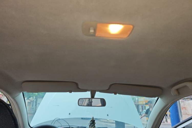Used BYD F3 2012 Energy-Saving Model 1.5L Manual Comfort Version Headliner