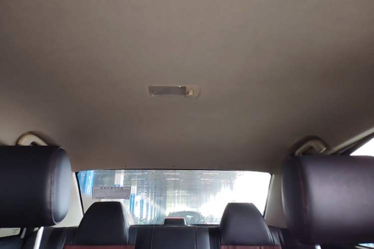 Used BYD F3 2012 Energy-Saving Model 1.5L Manual Comfort Version Headliner