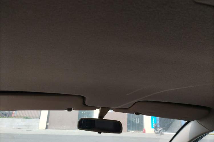 Used BYD F3 2012 Energy-Saving Model 1.5L Manual Comfort Version Headliner