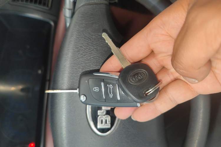 Used BYD F3 2012 Energy-Saving Model 1.5L Manual Comfort Version Interior 1