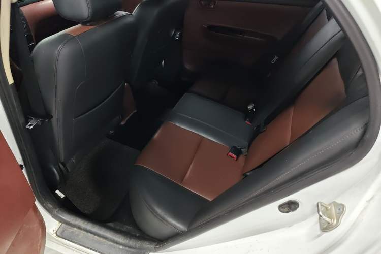 Used BYD F3 2012 Energy-Saving Model 1.5L Manual Comfort Version Interior 1
