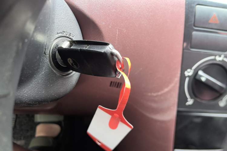 Used BYD F3 2012 Energy-Saving Model 1.5L Manual Comfort Version Interior 1