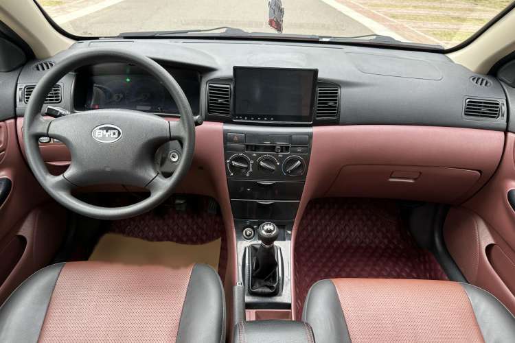 Used BYD F3 2012 Energy-Saving Model 1.5L Manual Comfort Version Interior 1