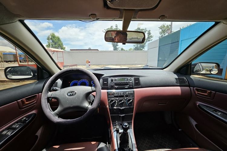 Used BYD F3 2012 Energy-Saving Edition 1.5L Manual Standard Model Interior 1