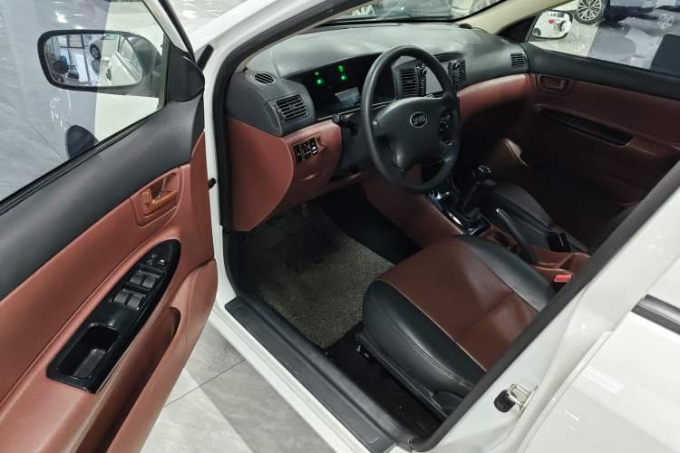 Used BYD F3 2012 Energy-Saving Model 1.5L Manual Comfort Version Interior 2