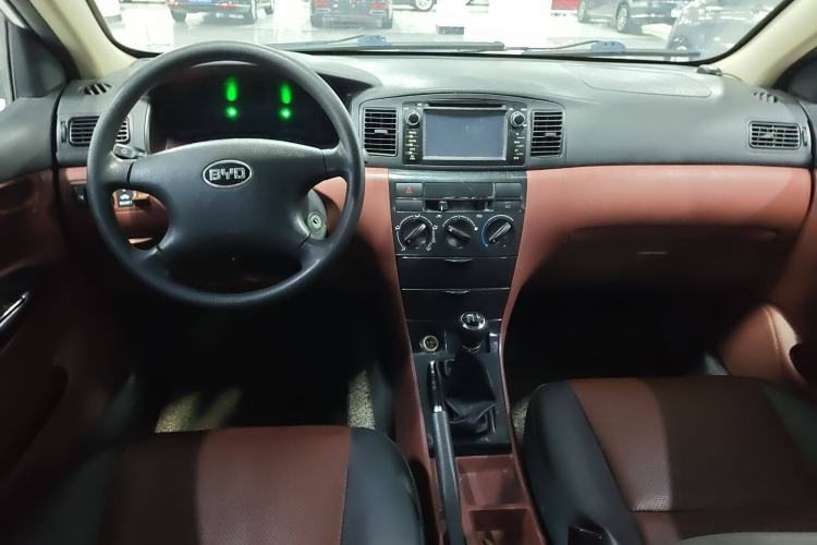 Used BYD F3 2012 Energy-Saving Model 1.5L Manual Comfort Version Interior 3