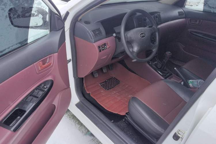 Used BYD F3 2012 Energy-Saving Model 1.5L Manual Comfort Version Interior 3