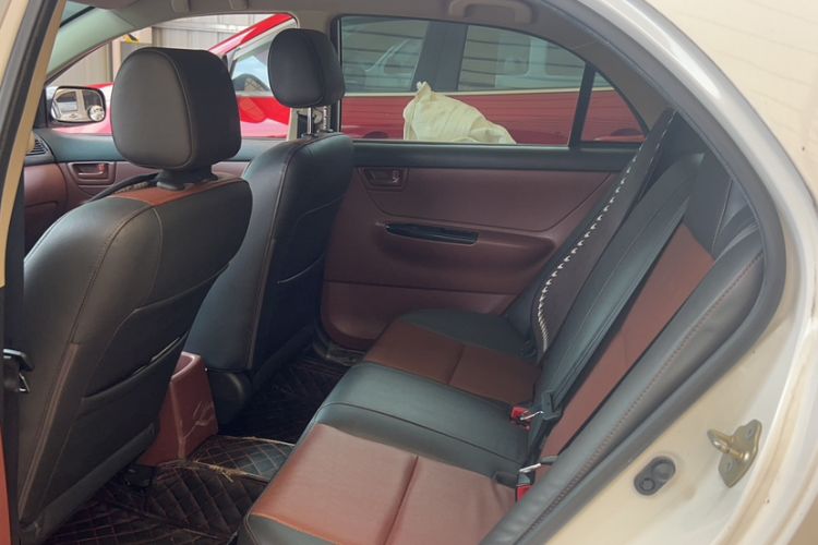 Used BYD F3 2012 Energy-Saving Edition 1.5L Manual Standard Model Interior 3