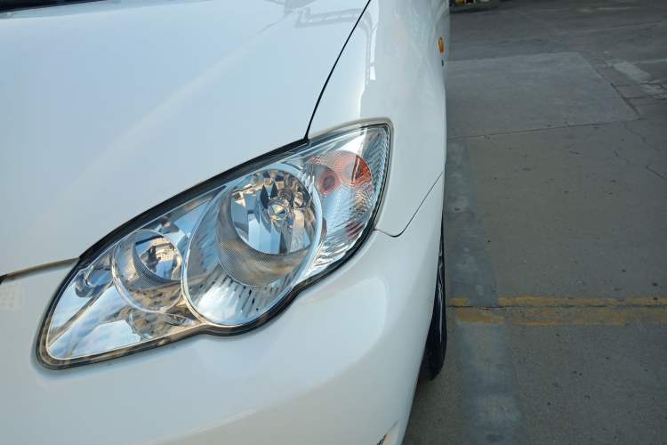 Used BYD F3 2012 Energy-Saving Model 1.5L Manual Comfort Version Left Front Headlight