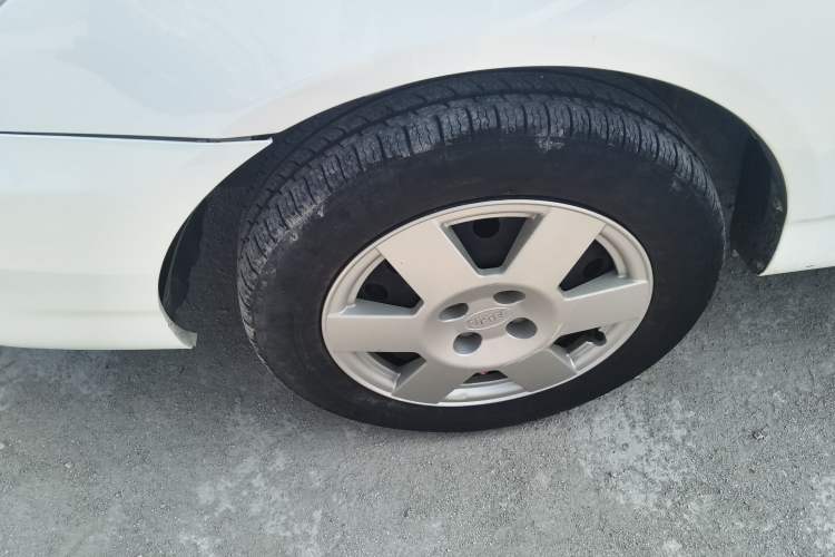 Used BYD F3 2012 Energy-Saving Model 1.5L Manual Comfort Version Left Front Wheel Hub