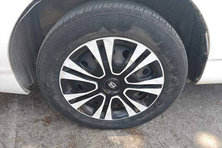 Used BYD F3 2012 Energy-Saving Model 1.5L Manual Comfort Version Left Front Wheel Hub