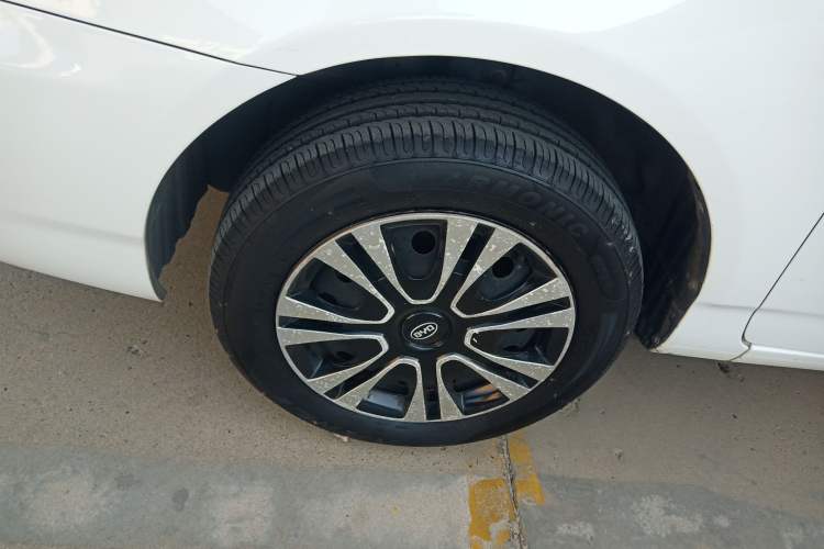 Used BYD F3 2012 Energy-Saving Model 1.5L Manual Comfort Version Left Front Wheel Hub