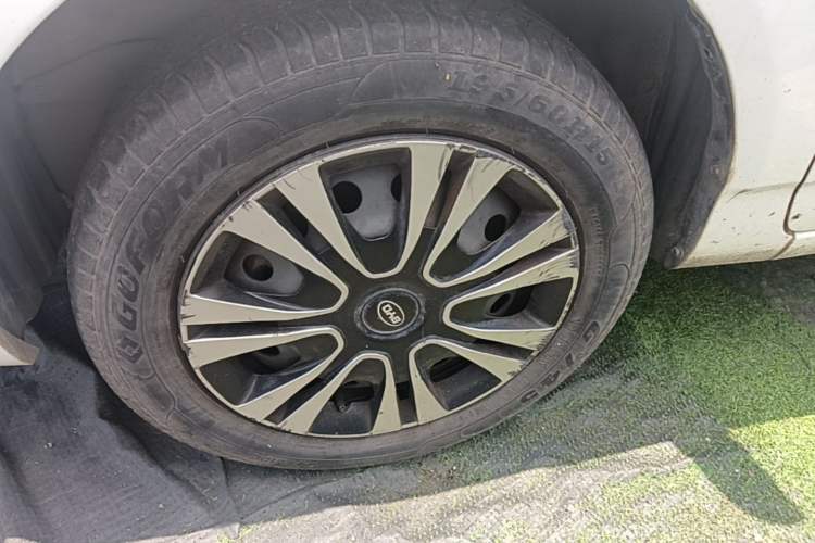 Used BYD F3 2012 Energy-Saving Model 1.5L Manual Comfort Version Left Front Wheel Hub