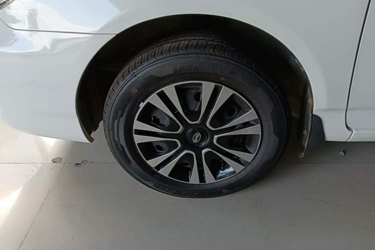 Used BYD F3 2012 Energy-Saving Edition 1.5L Manual Standard Model Left Front Wheel Hub