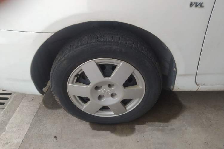Used BYD F3 2012 Energy-Saving Model 1.5L Manual Comfort Version Left Front Wheel Hub