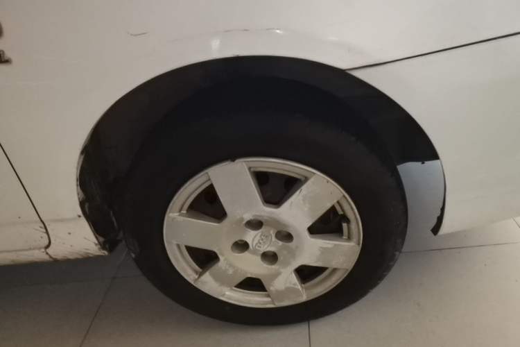 Used BYD F3 2012 Energy-Saving Model 1.5L Manual Comfort Version Left Front Wheel Hub