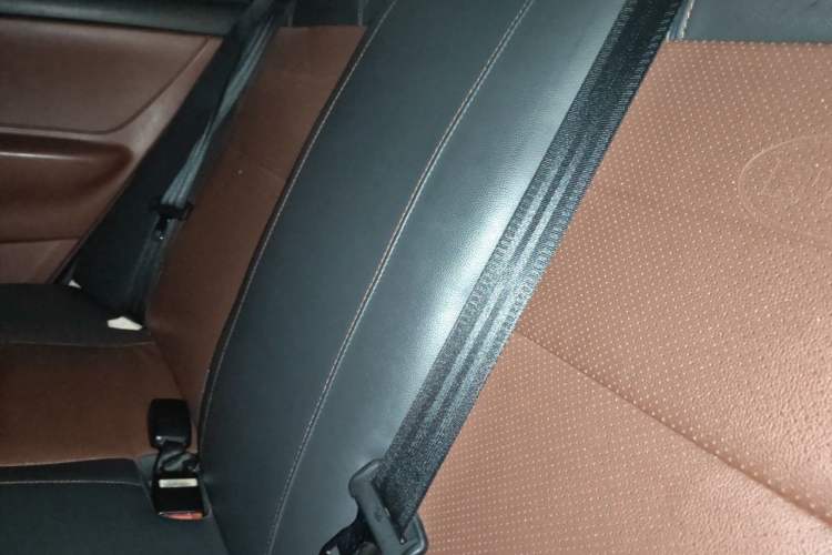 Used BYD F3 2012 Energy-Saving Model 1.5L Manual Comfort Version Left Rear Seat