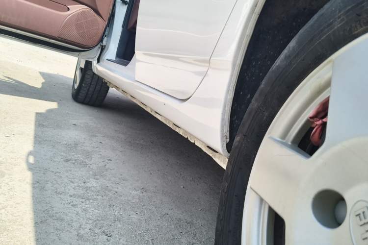 Used BYD F3 2012 Energy-Saving Model 1.5L Manual Comfort Version Left Side Sill