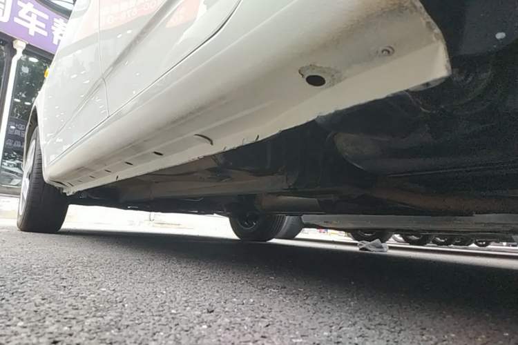 Used BYD F3 2012 Energy-Saving Model 1.5L Manual Comfort Version Left Side Sill