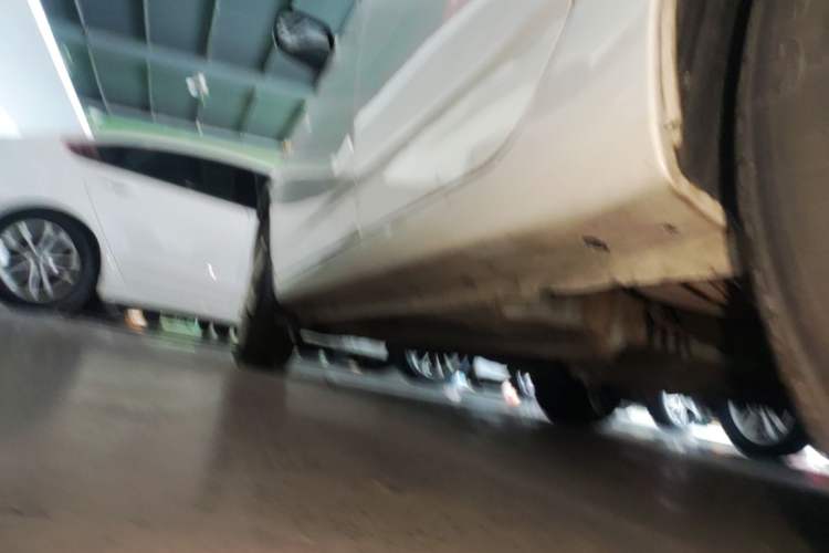Used BYD F3 2012 Energy-Saving Model 1.5L Manual Comfort Version Left Side Sill