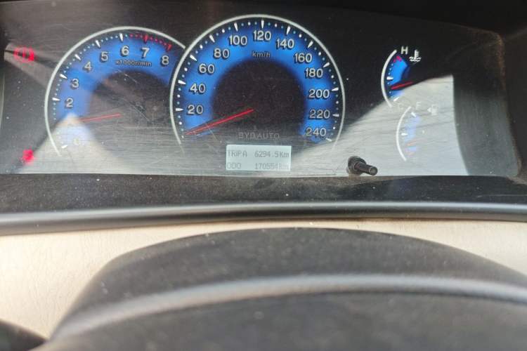 Used BYD F3 2012 Energy-Saving Model 1.5L Manual Comfort Version Odometer Close Up