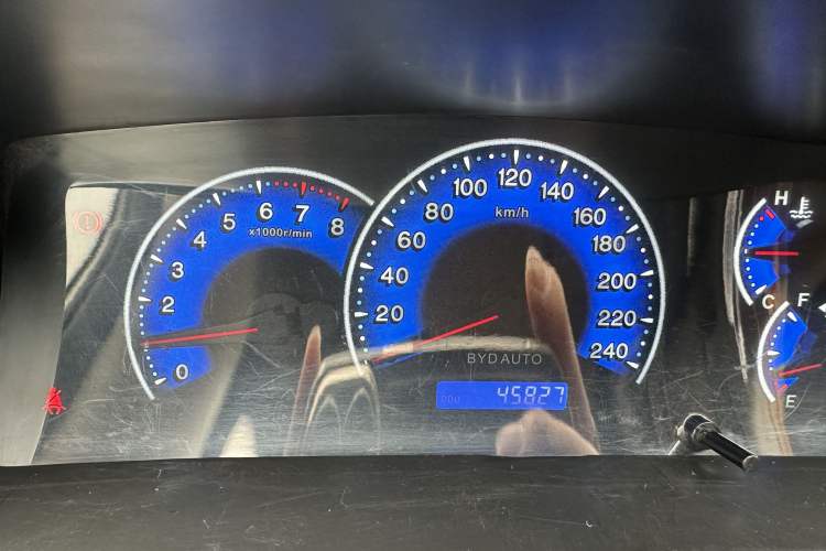 Used BYD F3 2012 Energy-Saving Model 1.5L Manual Comfort Version Odometer Close Up