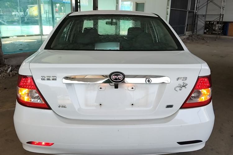 Used BYD F3 2012 Energy-Saving Model 1.5L Manual Comfort Version Rear