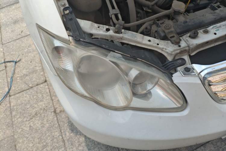 Used BYD F3 2012 Energy-Saving Model 1.5L Manual Comfort Version Right Front Headlight