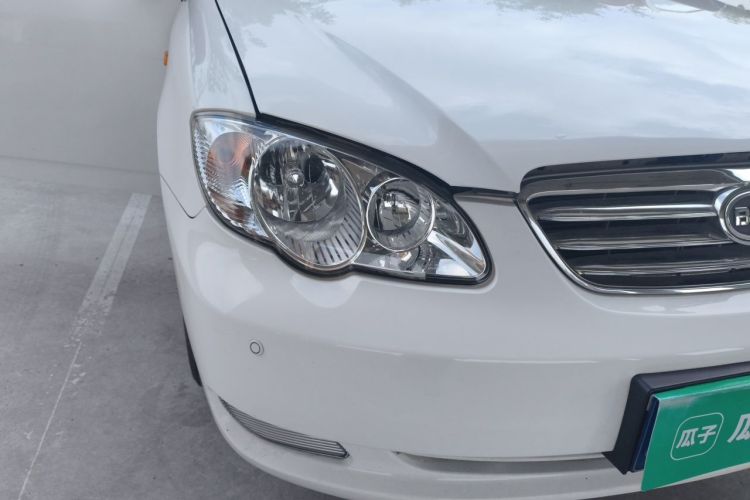 Used BYD F3 2012 Energy-Saving Model 1.5L Manual Comfort Version Right Front Headlight