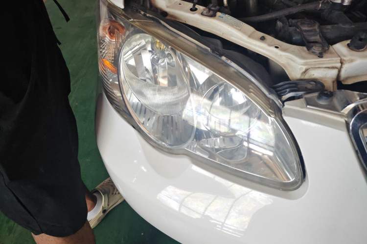 Used BYD F3 2012 Energy-Saving Model 1.5L Manual Comfort Version Right Front Headlight