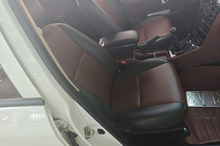 Used BYD F3 2012 Energy-Saving Model 1.5L Manual Comfort Version Right Front Seat