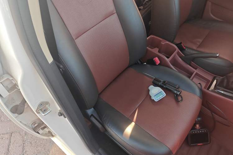 Used BYD F3 2012 Energy-Saving Model 1.5L Manual Comfort Version Right Front Seat
