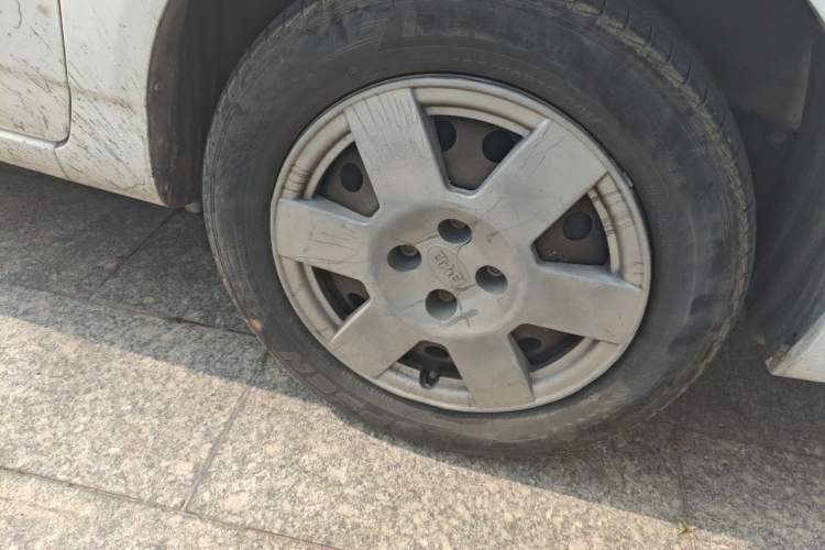 Used BYD F3 2012 Energy-Saving Model 1.5L Manual Comfort Version Right Front Wheel Hub
