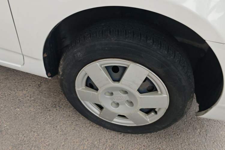 Used BYD F3 2012 Energy-Saving Model 1.5L Manual Comfort Version Right Front Wheel Hub
