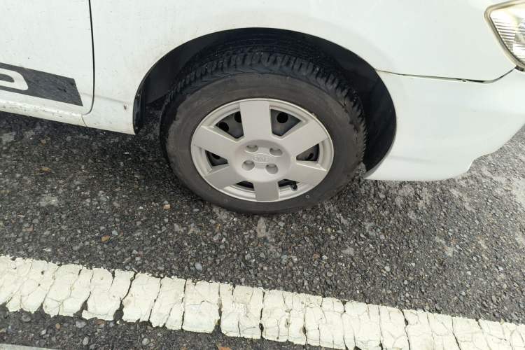 Used BYD F3 2012 Energy-Saving Edition 1.5L Manual Standard Model Right Front Wheel Hub